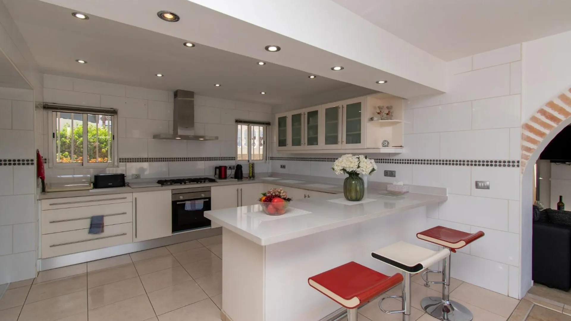 Stunning 6 Bedroom Villa Private Heated Pool Costa Adeje