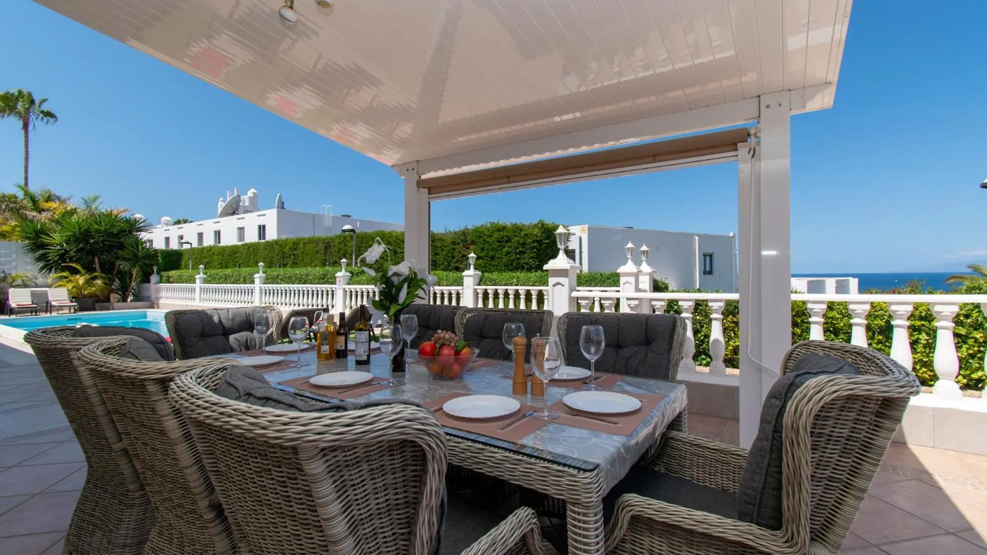 Stunning 6 Bedroom Villa Private Heated Pool Costa Adeje