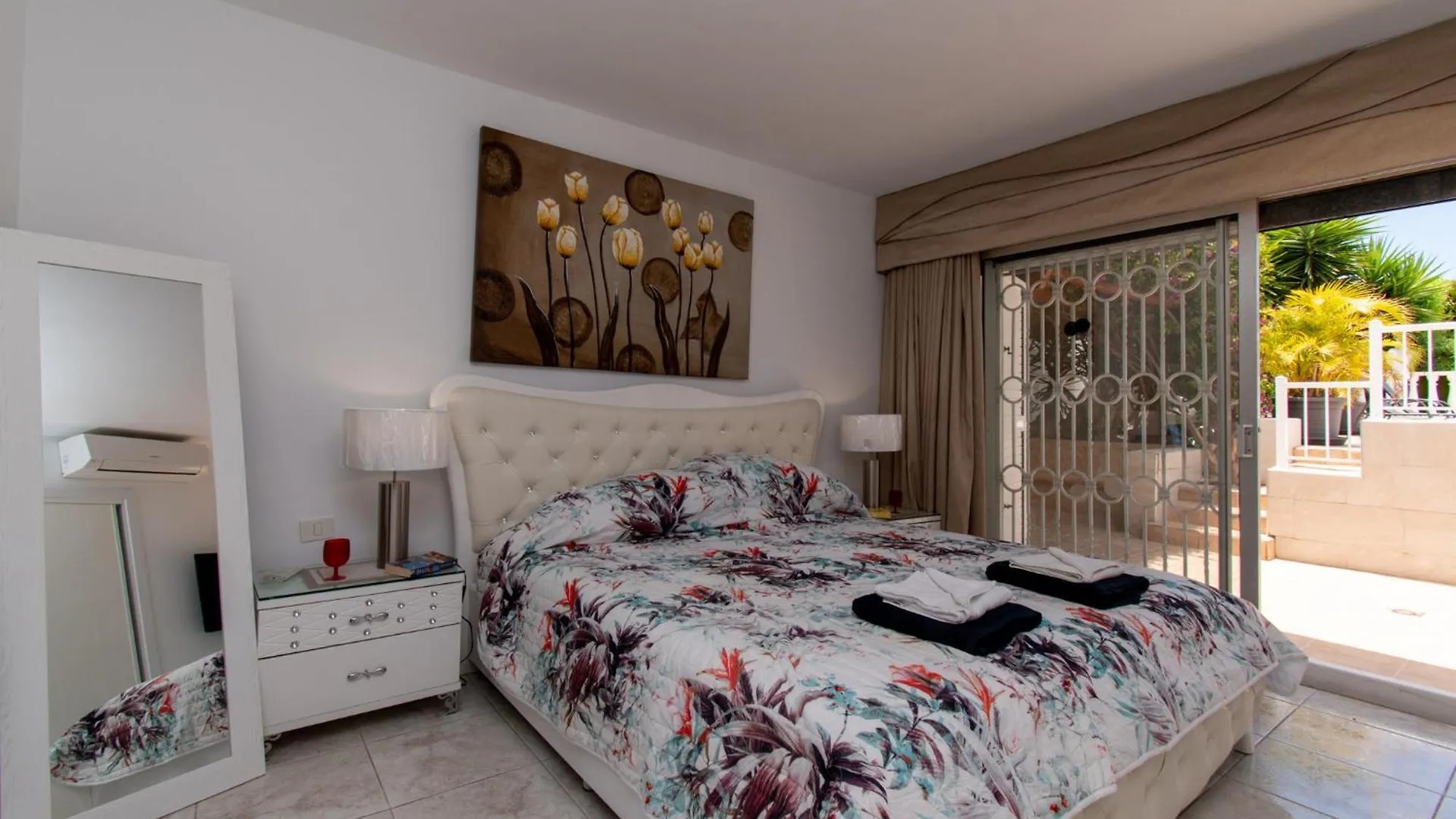 Stunning 6 Bedroom Villa Private Heated Pool Costa Adeje   Costa Adeje (Tenerife)