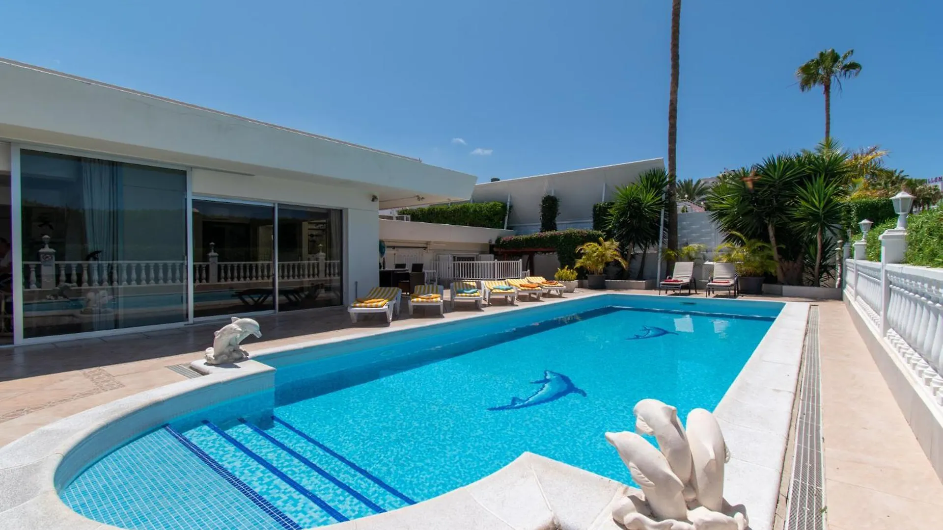 Stunning 6 Bedroom Villa Private Heated Pool Costa Adeje  Spanien