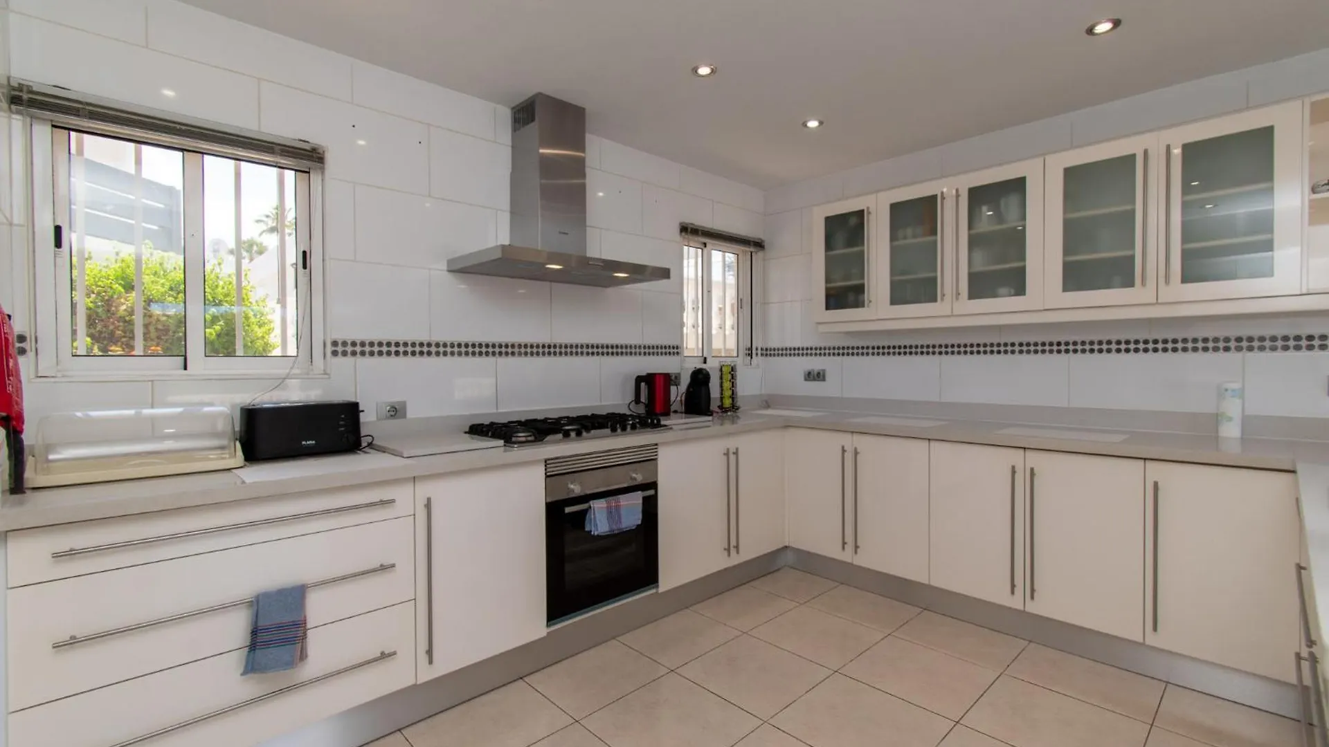 Stunning 6 Bedroom Villa Private Heated Pool Costa Adeje   Costa Adeje (Tenerife)