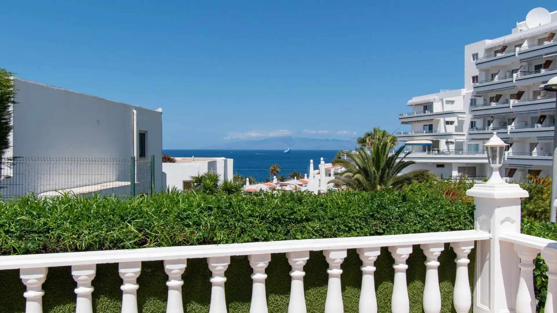 Stunning 6 Bedroom Villa Private Heated Pool Costa Adeje  0*, Costa Adeje (Tenerife)