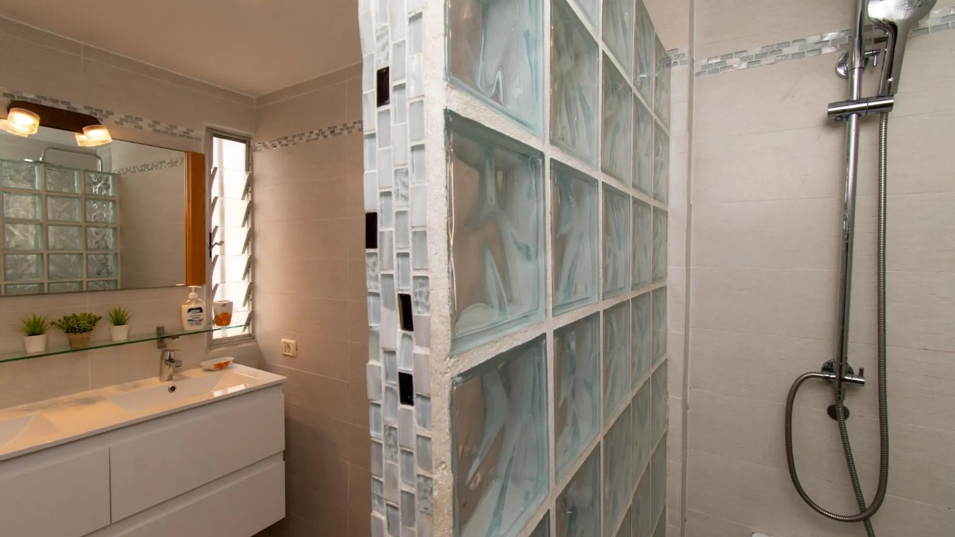 Stunning 6 Bedroom Villa Private Heated Pool Costa Adeje   Costa Adeje (Tenerife)